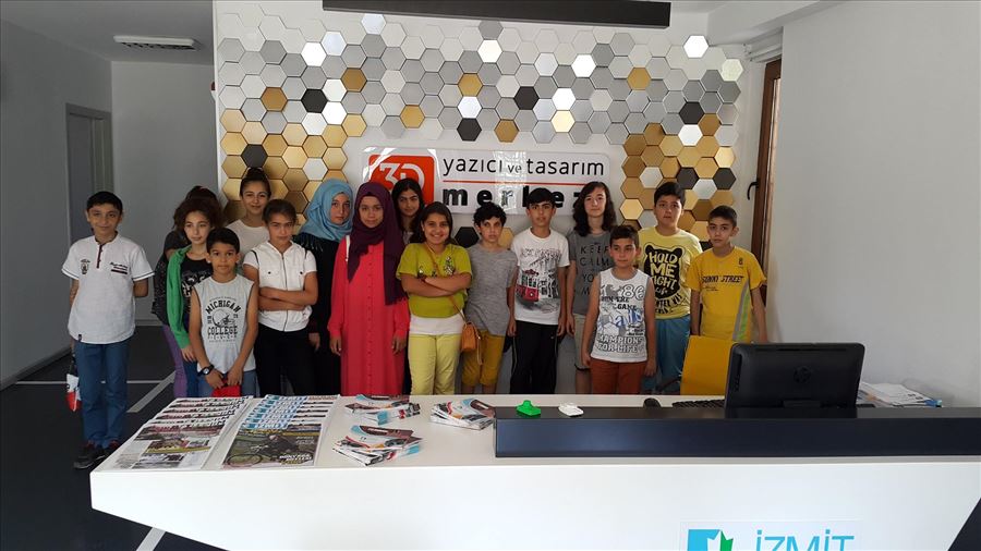 Ertuğrul Gazi Bilge Evi öğrencileri 3D Yazıcı ve Tasarım Merkezinde