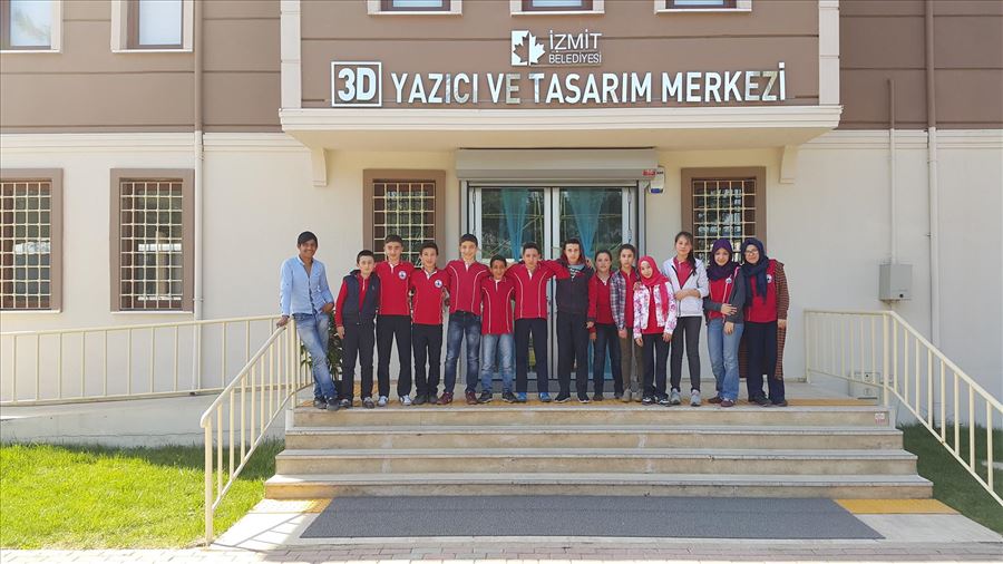 Hacı Bektaşı Veli Ortaokul Öğrencileri 3D Yazıcı ve Tasarım Merkezinde