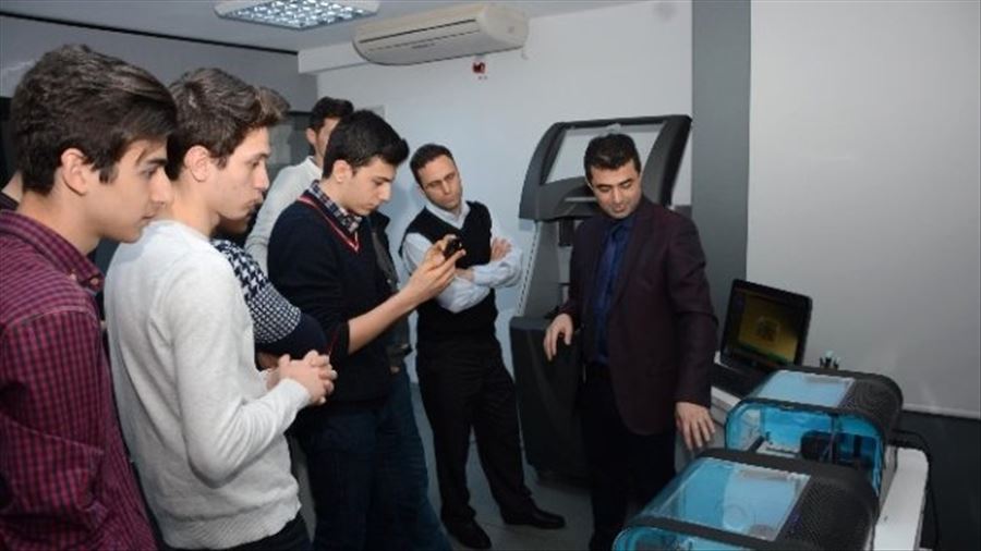 İstanbul'dan Gelen Öğrenciler 3D Merkezini Ziyaret Etti